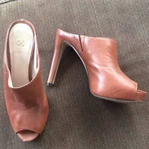 Vince Camuto heels cognac 39 9